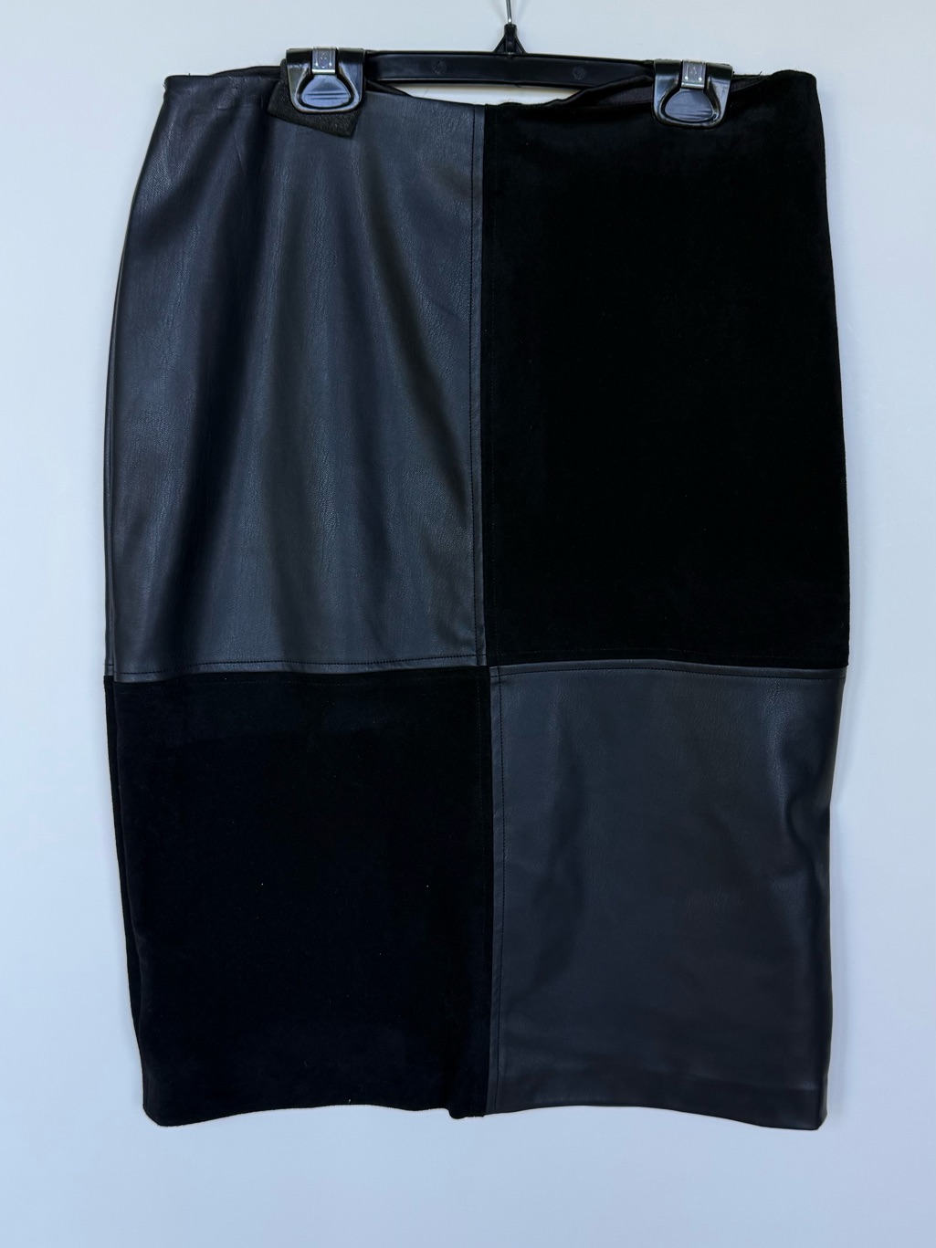 Ivanka Trump Black Two-Tone Faux Leather & Suede Patch Pencil Skirt